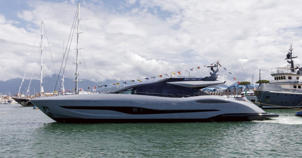 Mangusta 104 REV in the harbour
