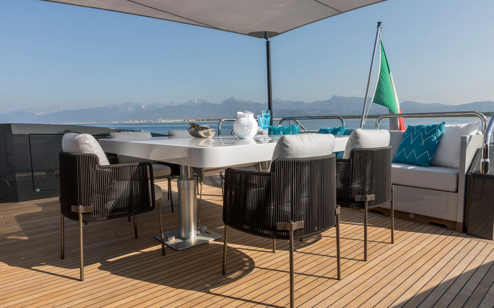 MANGUSTA MAXI OPEN 110