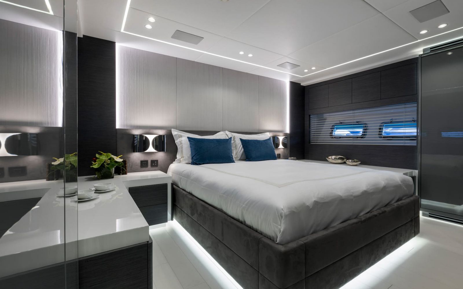 MANGUSTA MAXI OPEN 110