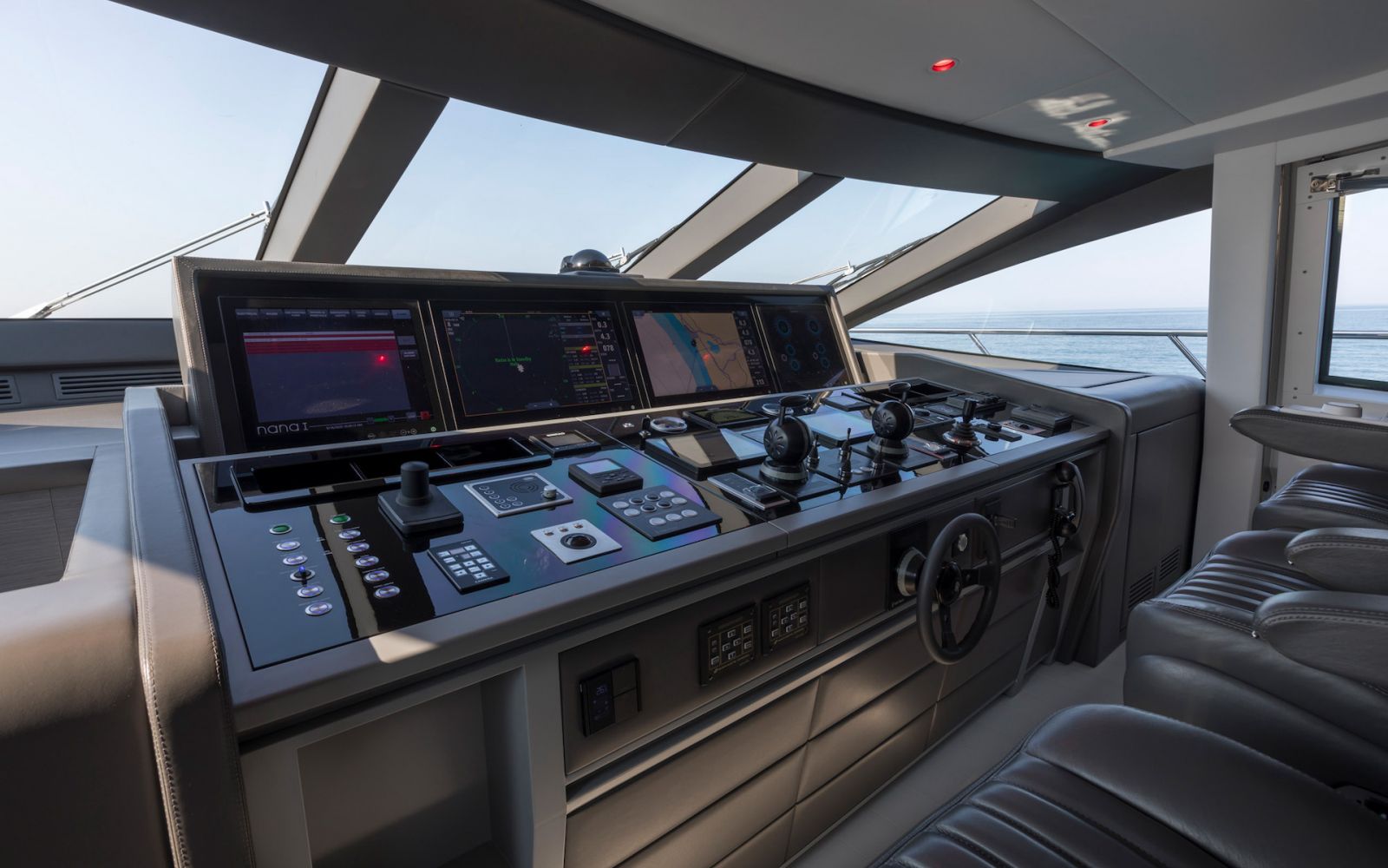 MANGUSTA MAXI OPEN 110