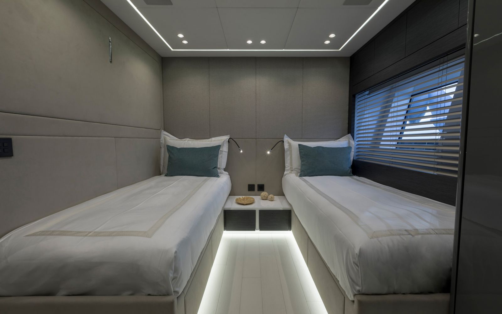 MANGUSTA MAXI OPEN 110