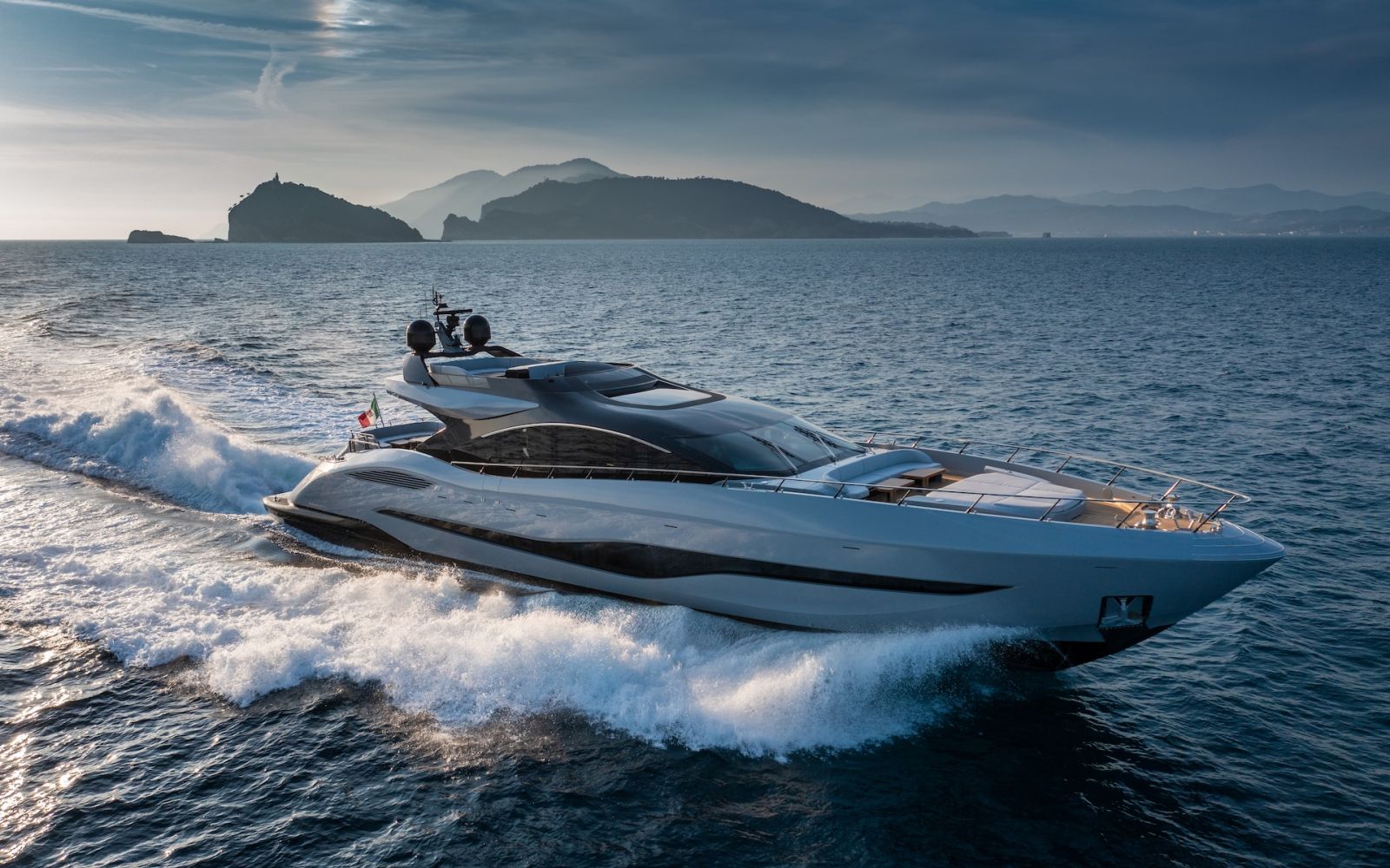 MANGUSTA MAXI OPEN 104 REV