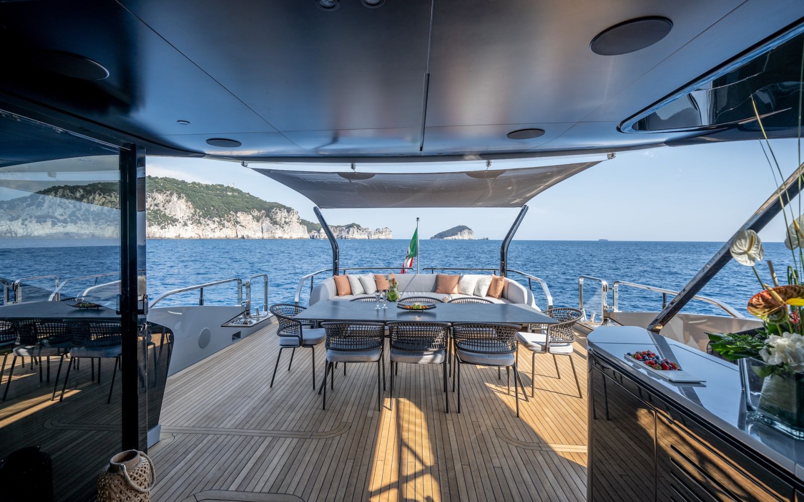 MANGUSTA MAXI OPEN 104 REV