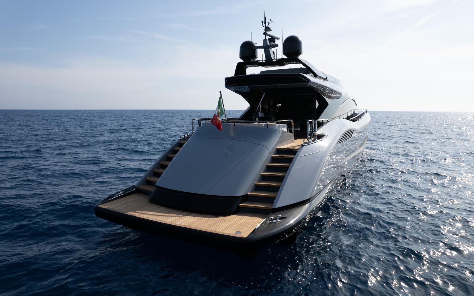 MANGUSTA MAXI OPEN 104 REV