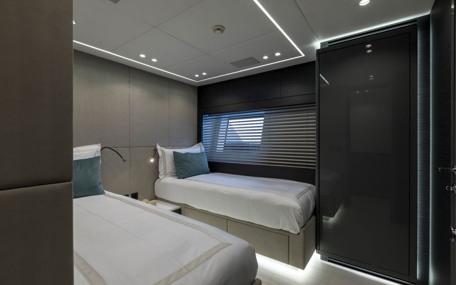 MANGUSTA MAXI OPEN 110