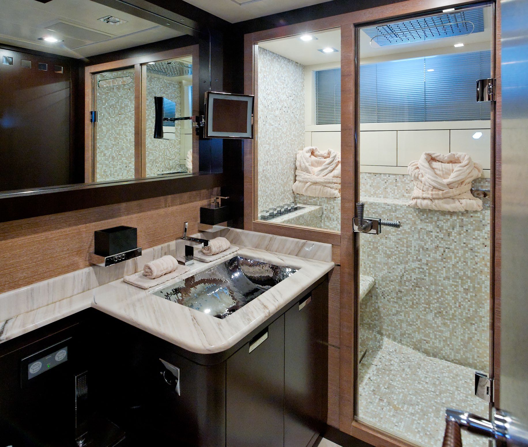 MANGUSTA MAXI OPEN 92