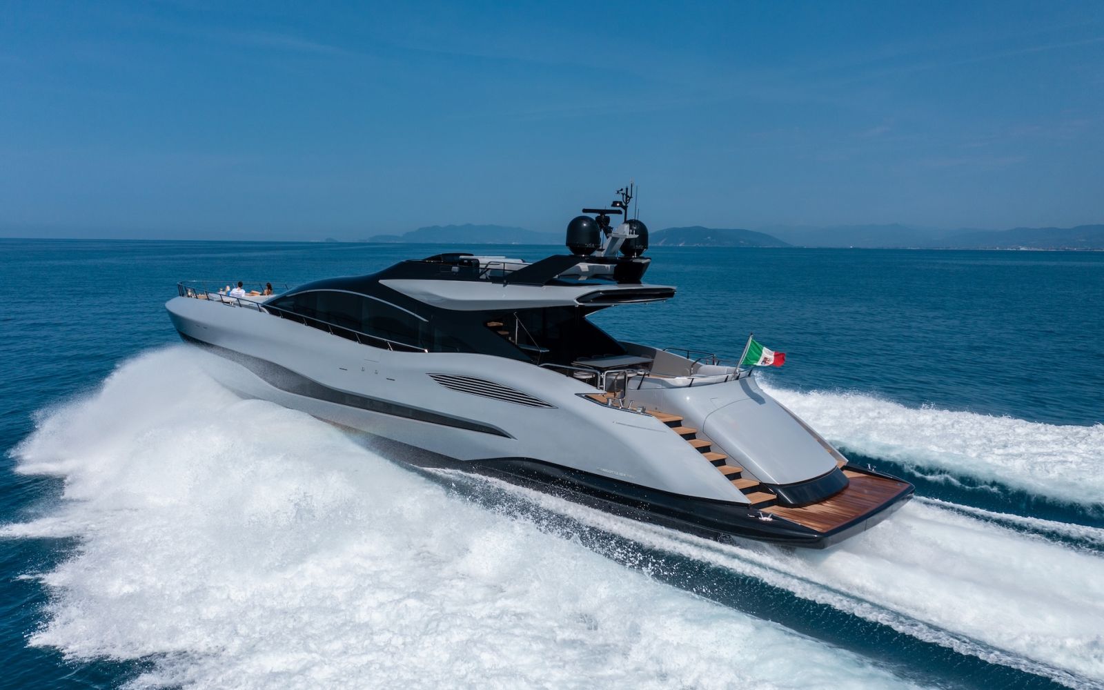 MANGUSTA MAXI OPEN 104 REV