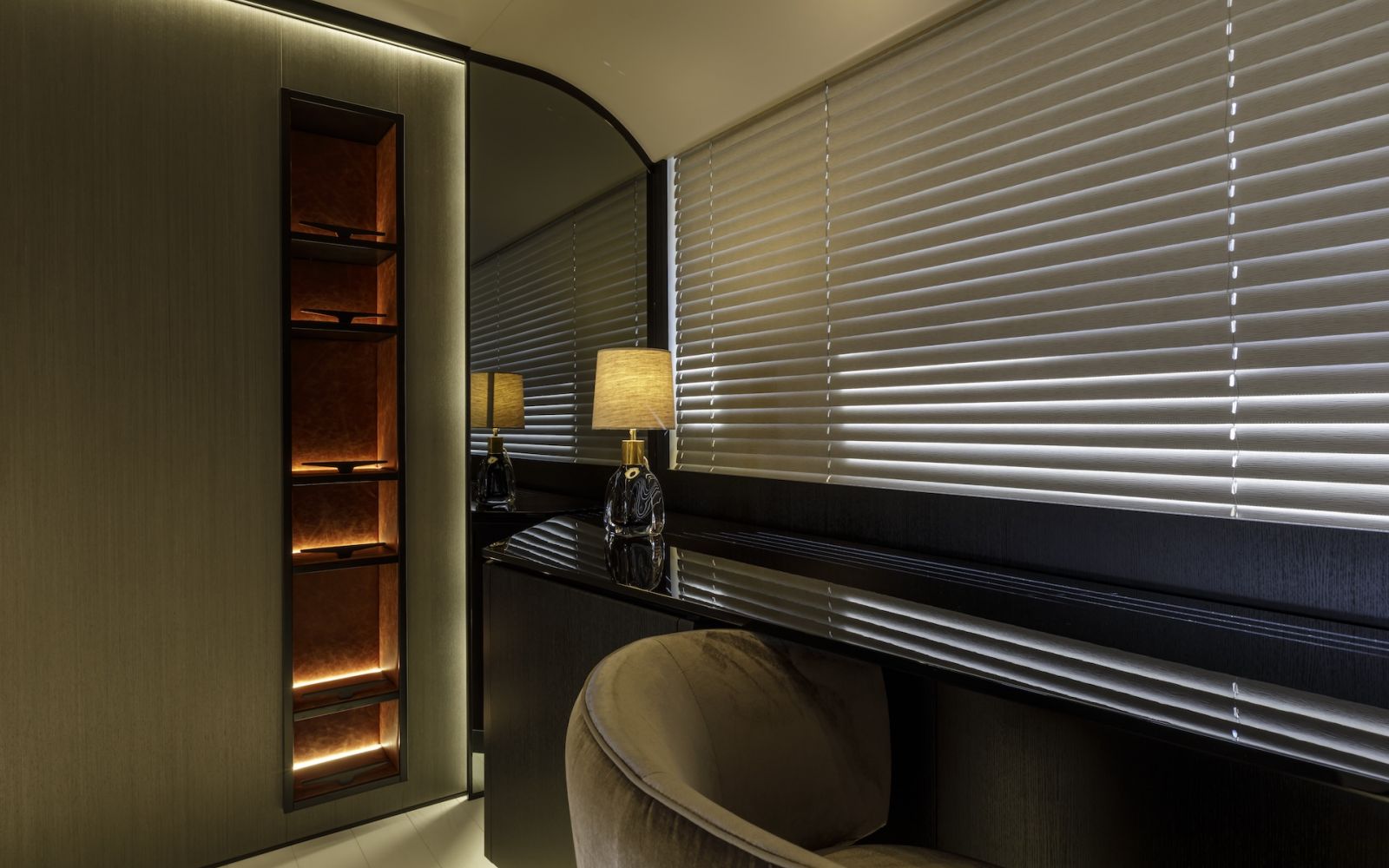 MANGUSTA MAXI OPEN 104 REV