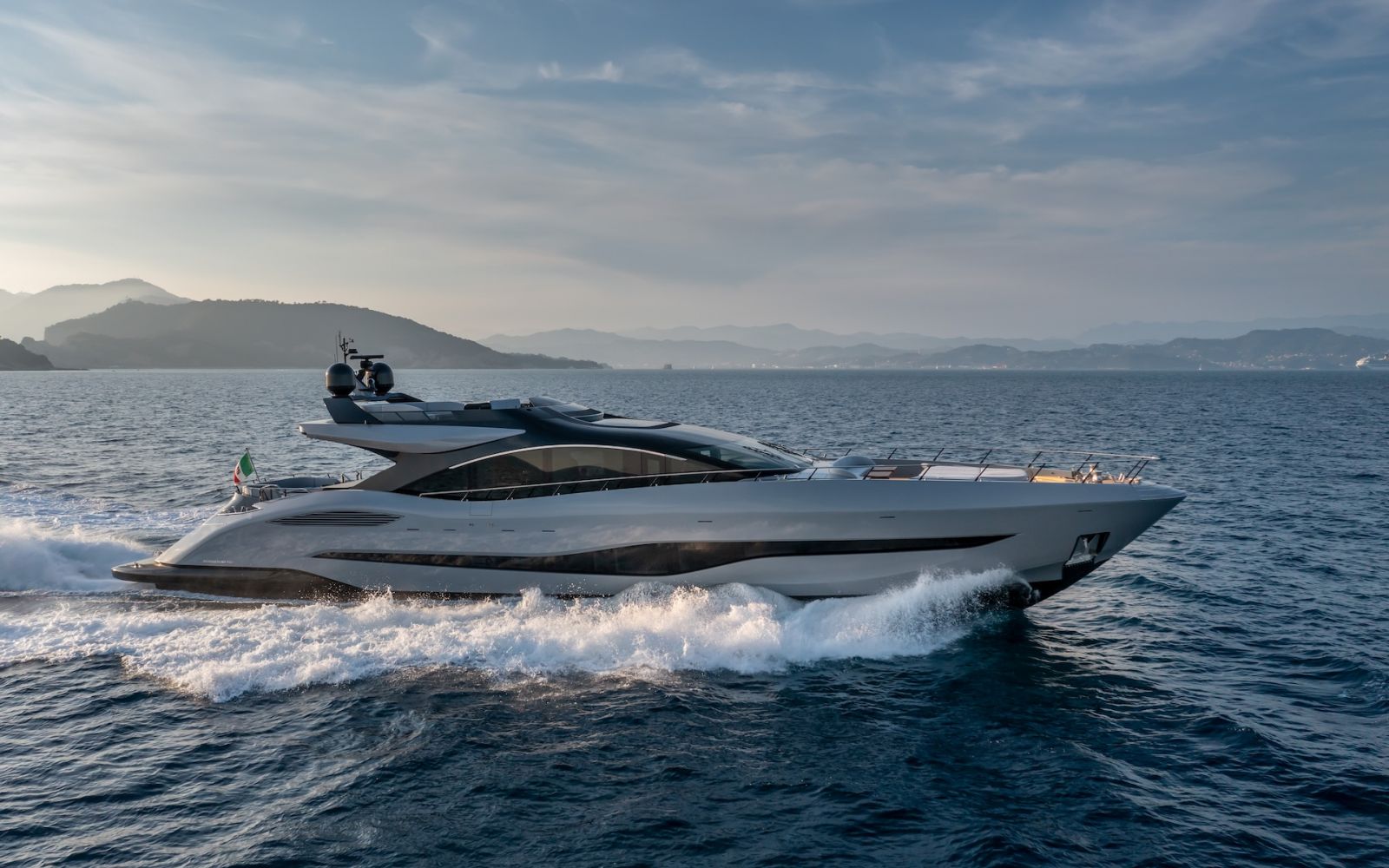 MANGUSTA MAXI OPEN 104 REV