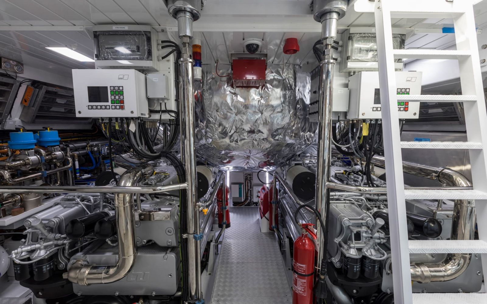 MANGUSTA MAXI OPEN 110