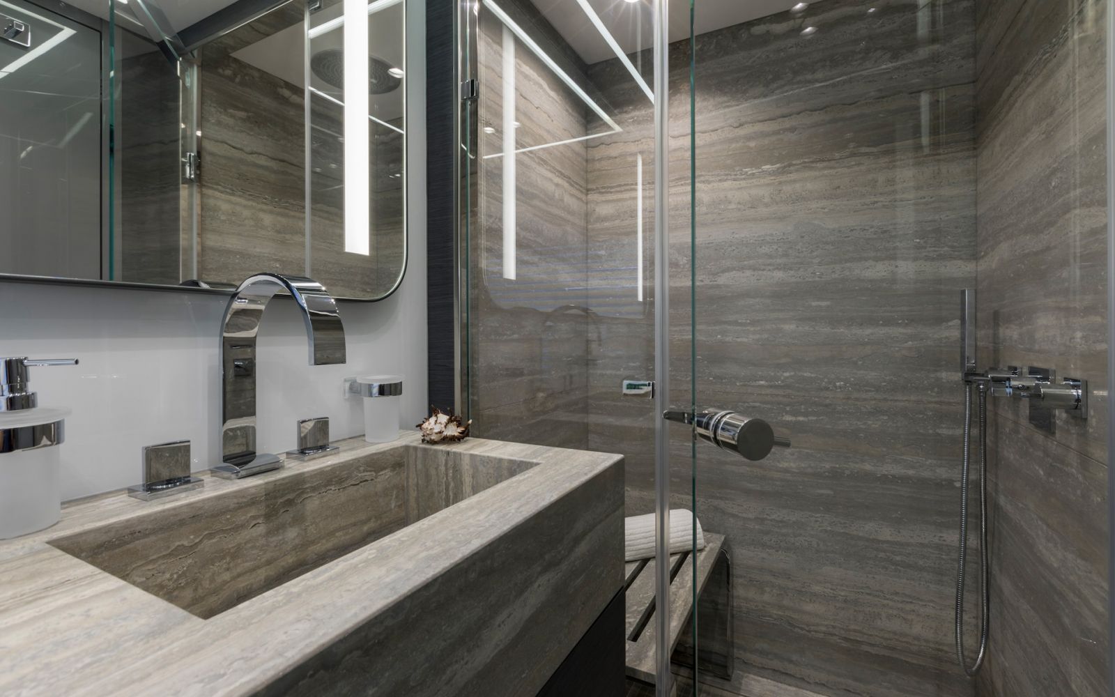 MANGUSTA MAXI OPEN 110