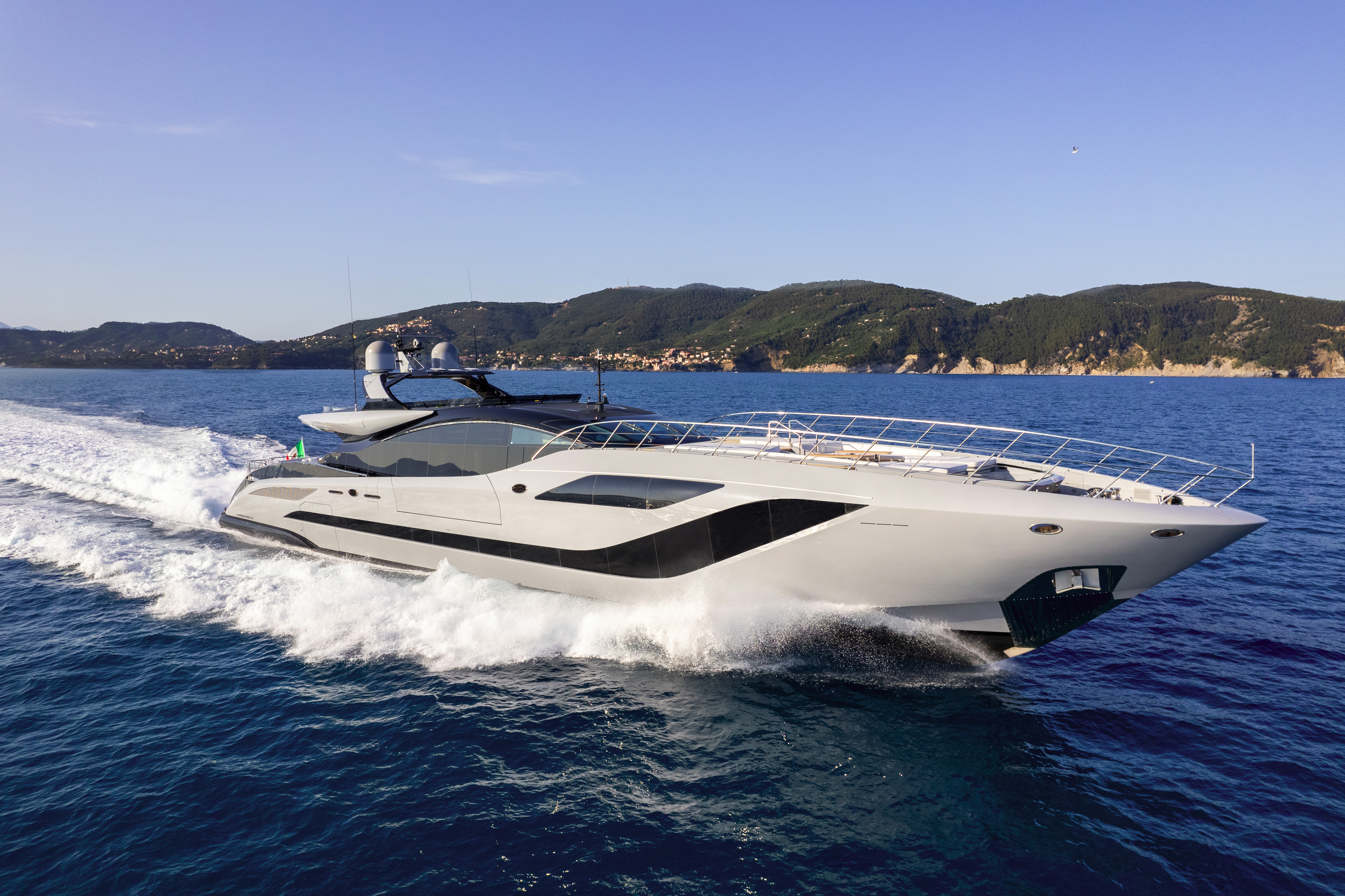 Mangusta 165 REV