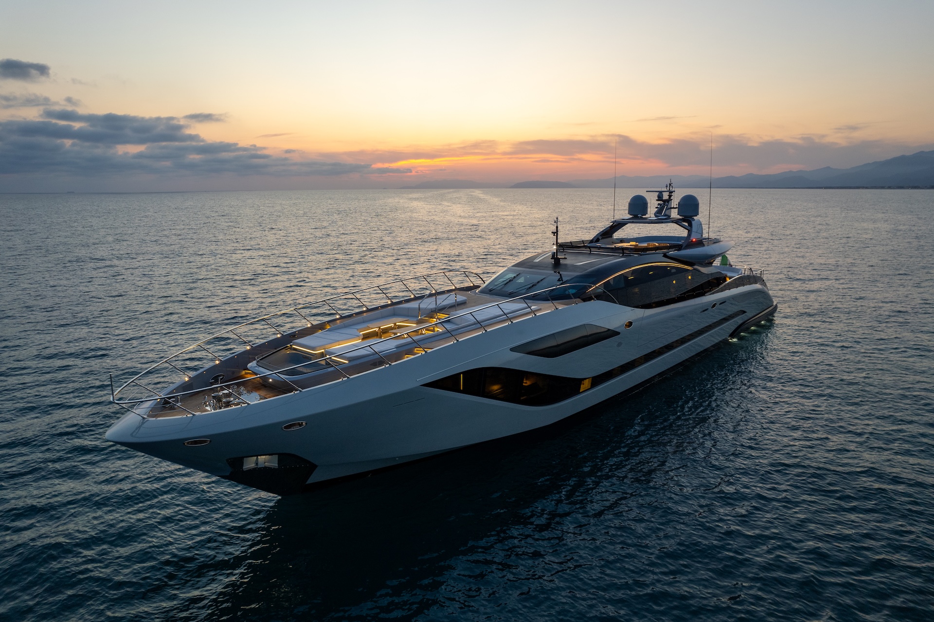 Mangusta 165 REV
