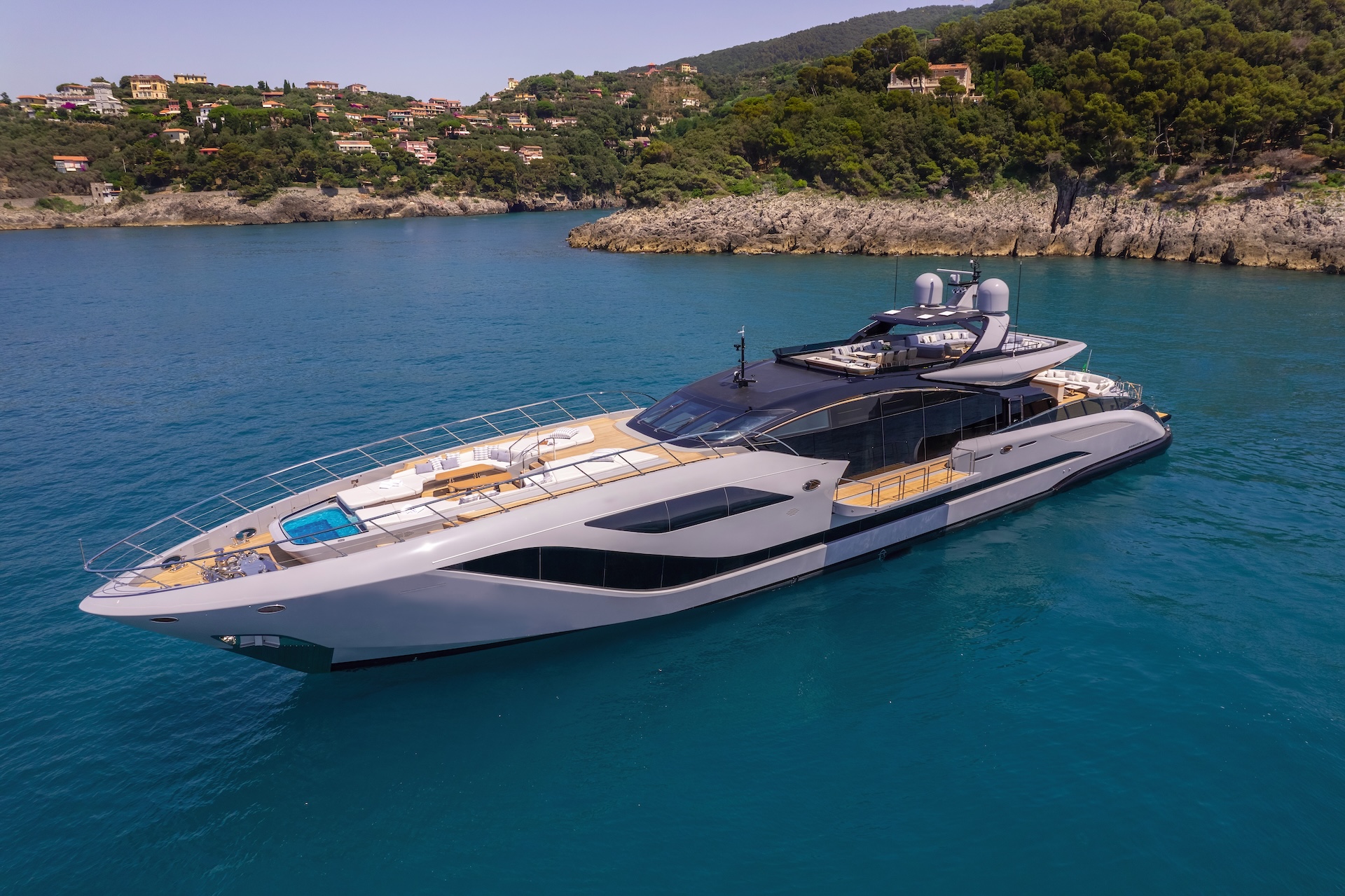 Mangusta 165 REV