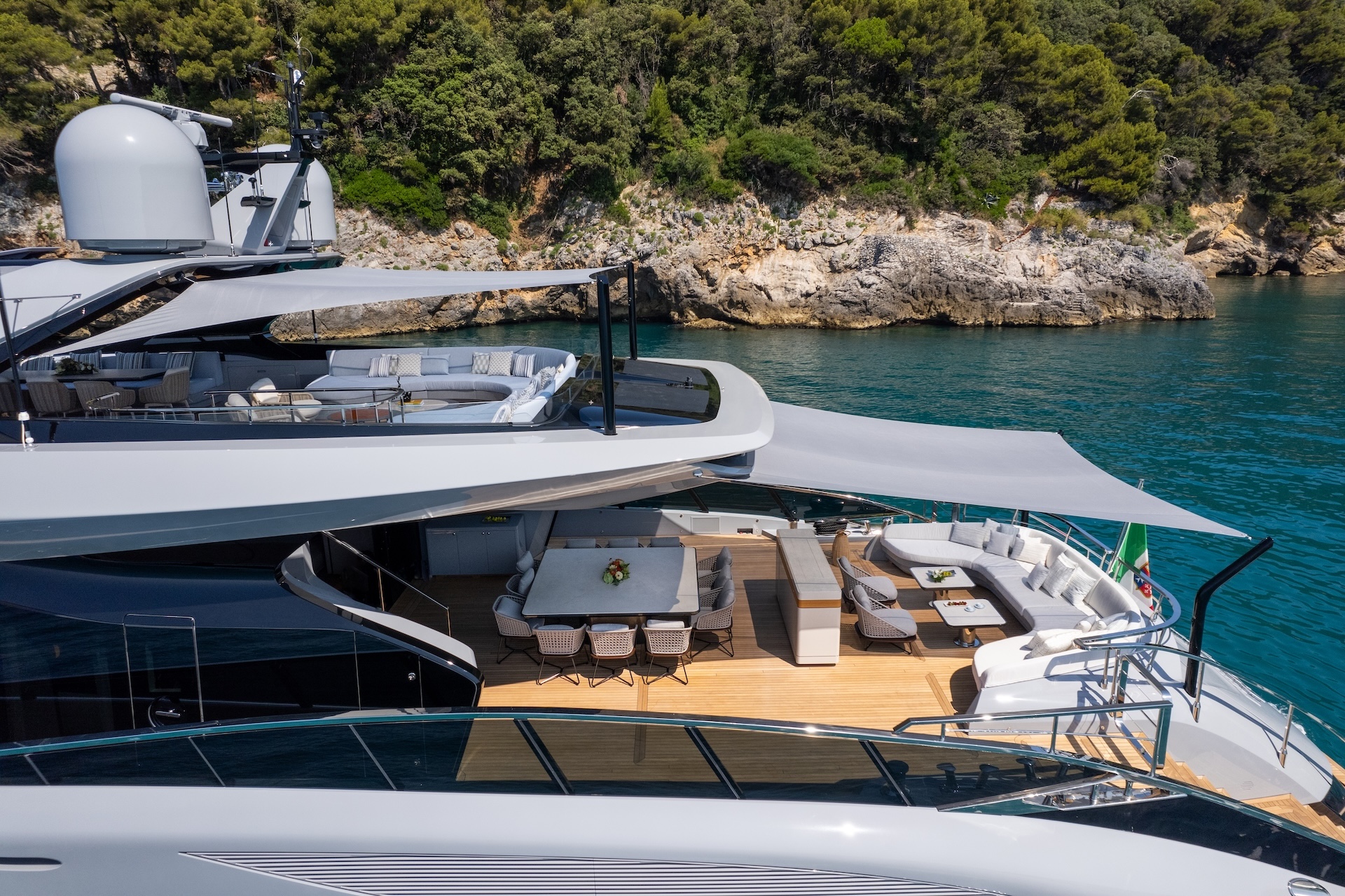 Mangusta 165 REV