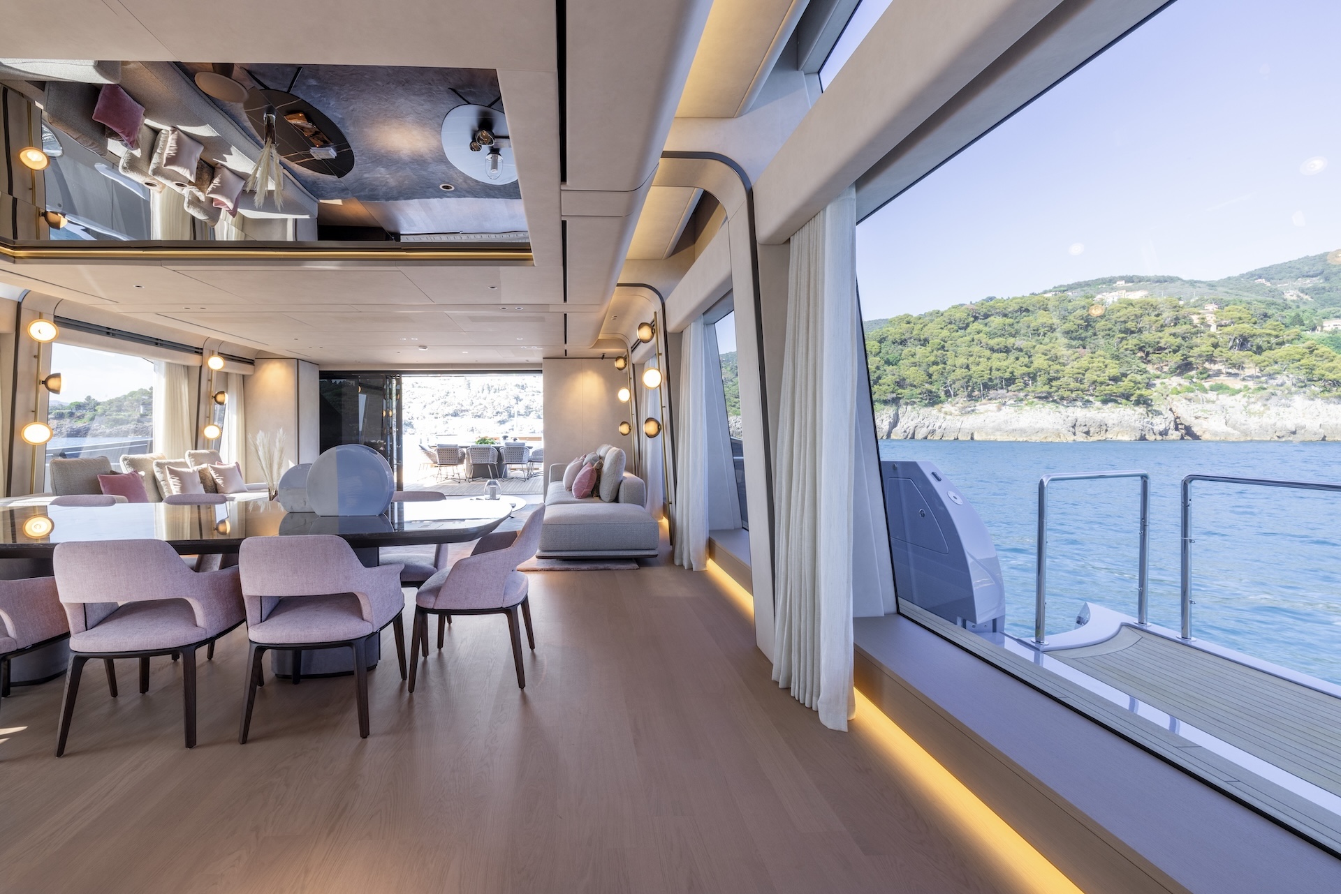 Mangusta 165 REV