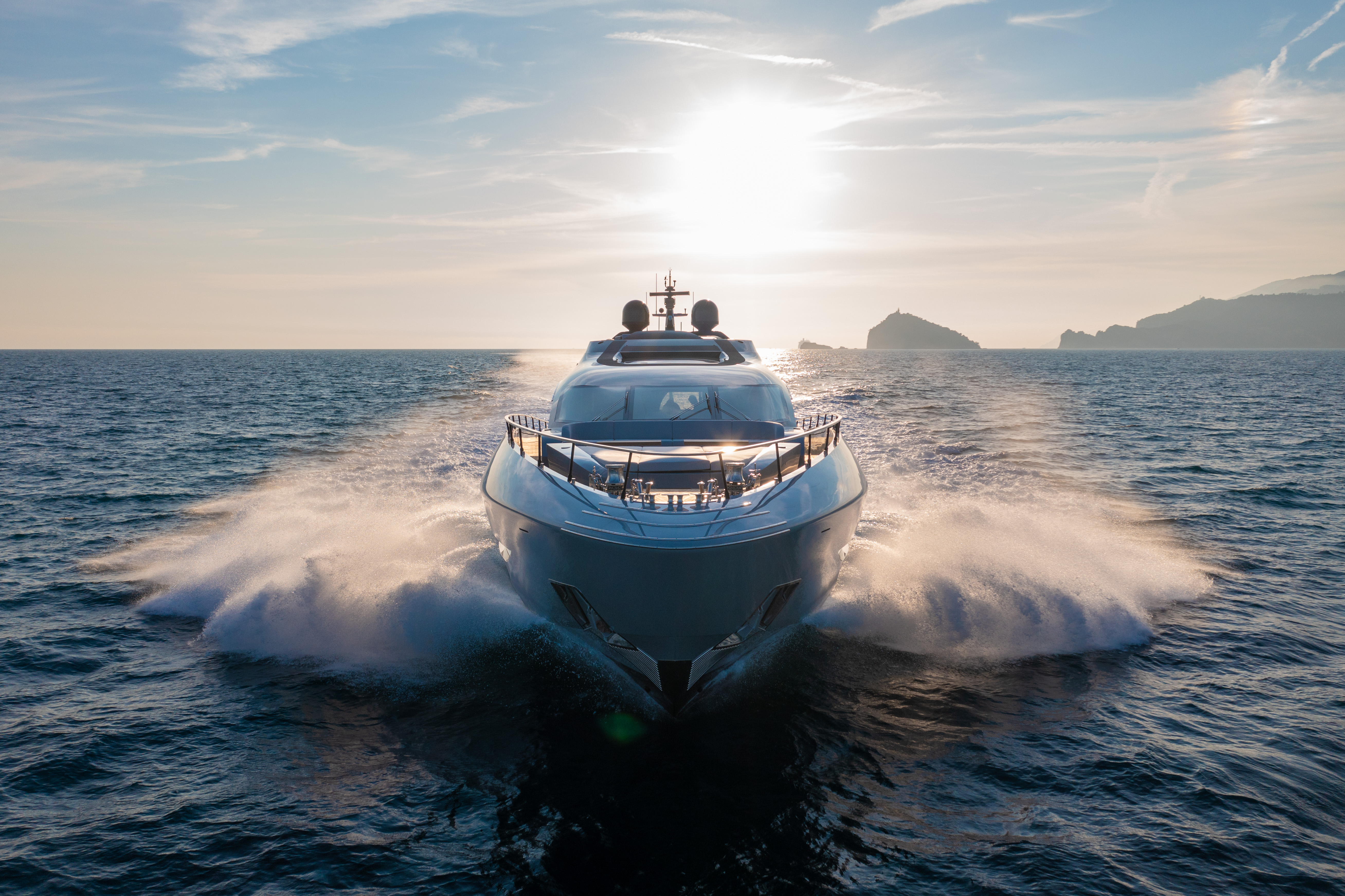 Mangusta 104 REV