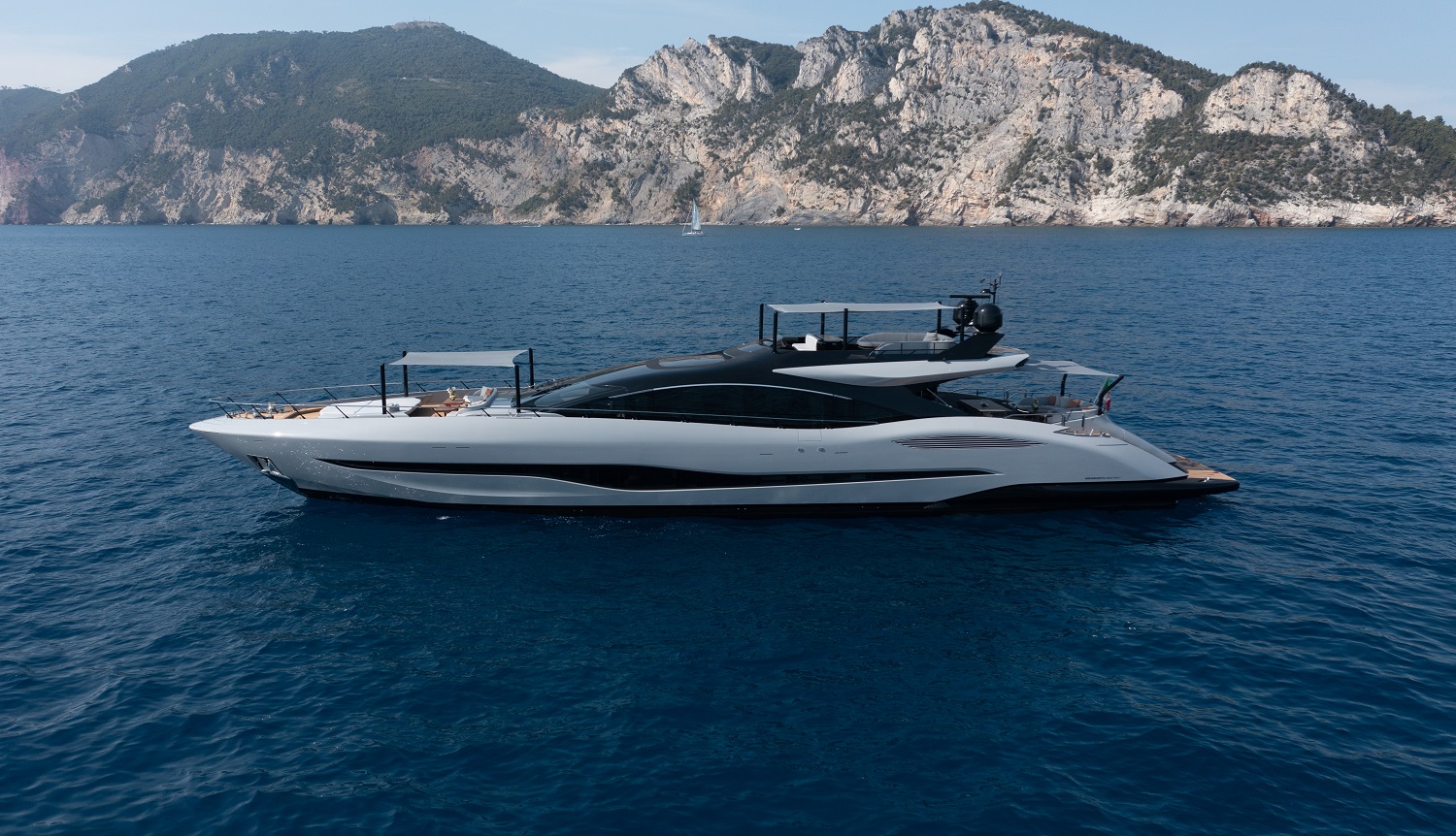 Mangusta 104 REV