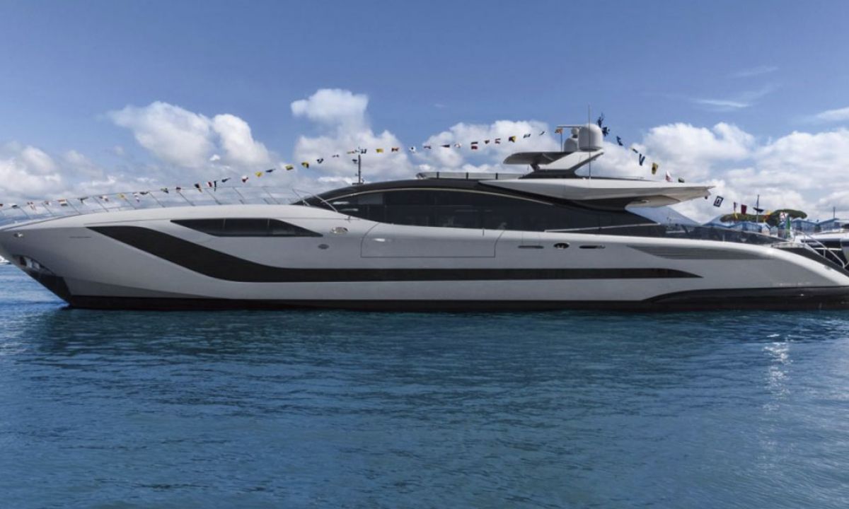 Third Mangusta 165 Rev launched