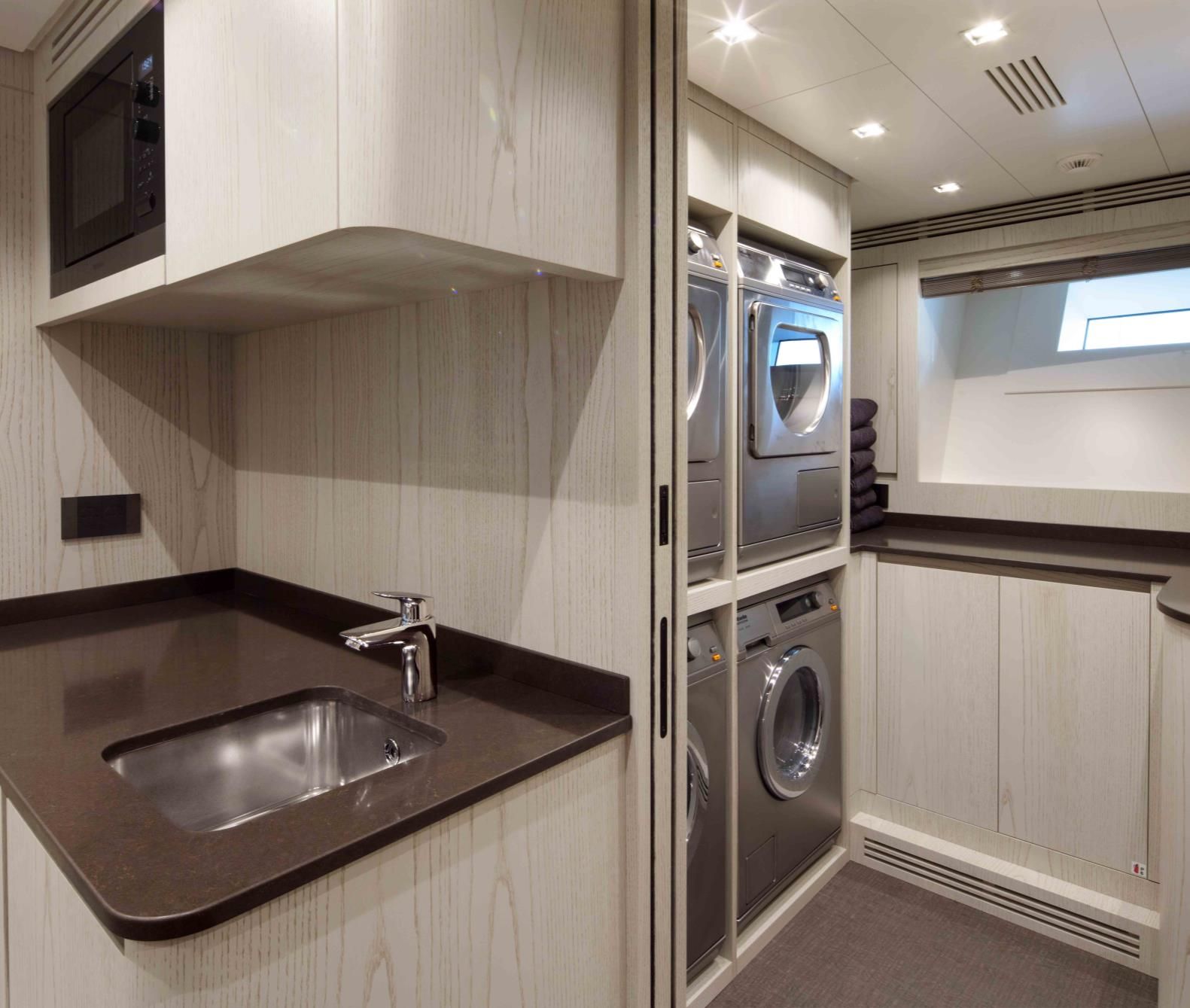 MANGUSTA GRANSPORT 45