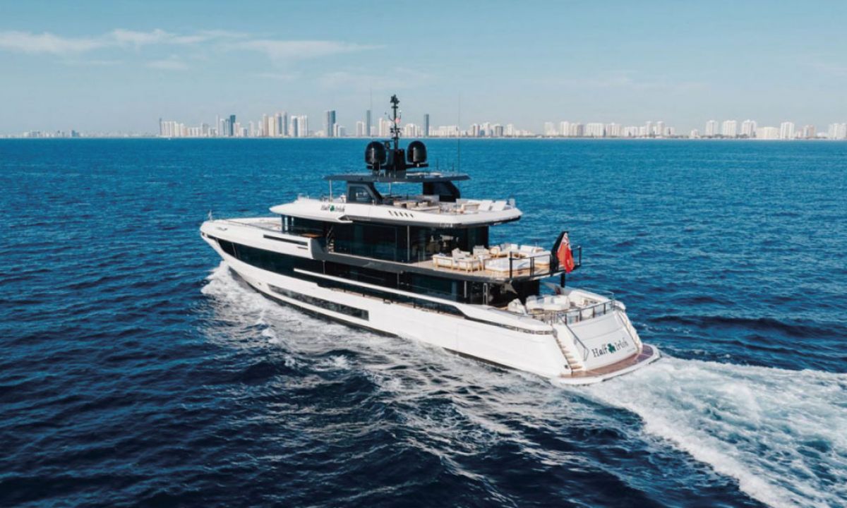 For the 3rd time in 5 years, Mangusta wins the Fort Lauderdale Best of Show award over 60 feet.